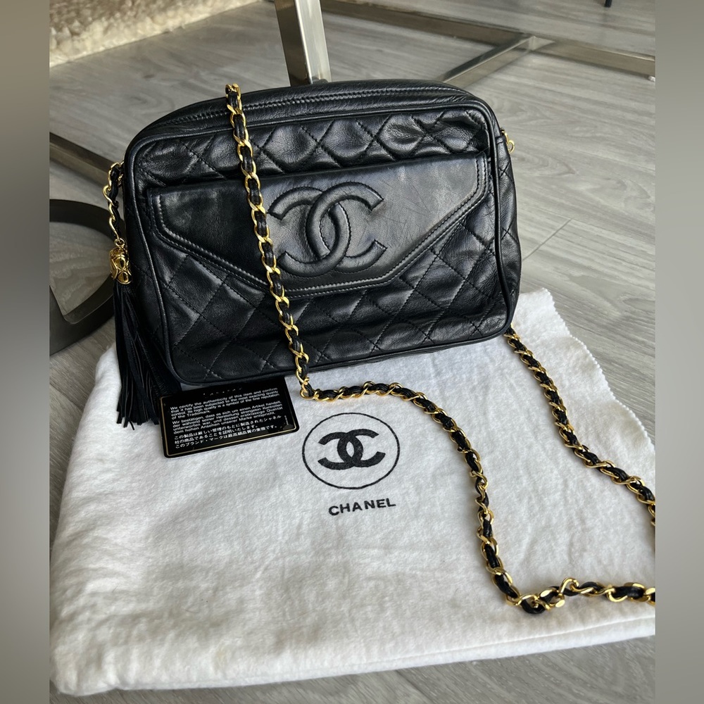 CHANEL Vintage Quilted Lambskin CC Camera Bag w/ Card & Dust bag💎✨⚡️💗💗